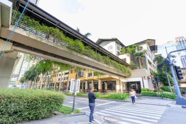 Makati, Manila, Filipinler - 31 Ocak 2018: Yol görünümü yanında Greenbelt alışveriş merkezi Esperanza St alınan.
