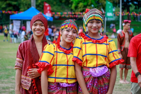 Manila Filipinas Fevereiro 2018 Dançarina Estudante Vestindo Trajes Tradicionais Das — Fotografia de Stock