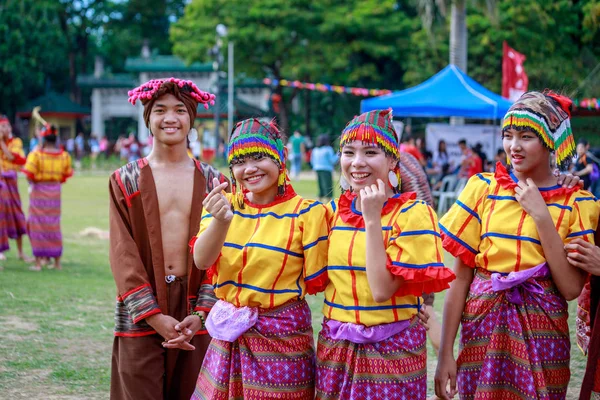 Manila Filippine Febbraio 2018 Danzatrice Studentesca Che Indossa Costume Tradizionale — Foto Stock