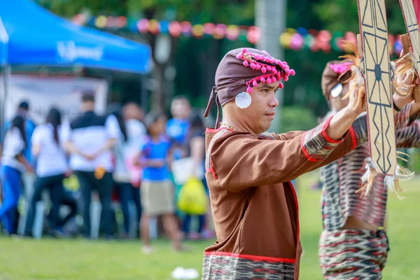 Manila Filippine Febbraio 2018 Danzatrice Studentesca Che Indossa Costume Tradizionale — Foto Stock