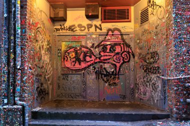 Seattle, Washington - 30 Haziran 2018: Pazar tiyatro sakız Wall Downtown Seattle. Downtown Seattle, Pike Place Market altında yazı sokakta yerel bir dönüm noktası olduğunu.