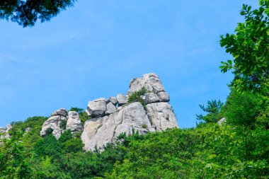Geumsan dağ, Namhae ilçe Boriam Budist Tapınağı sahnede