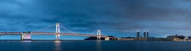 Gwangan köprü Busan City, Güney Kore gece görünümü