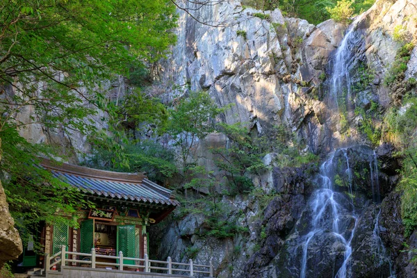 2018年8月2日 Honglyongsa 寺现场梁山城 — 图库照片