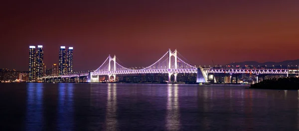 广安大桥在釜山日落 — 图库照片
