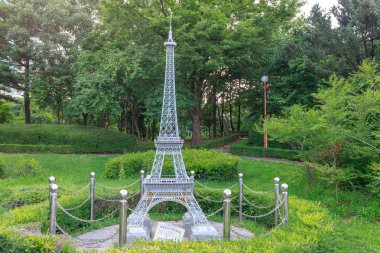 Seoul, Güney Kore - 21 Temmuz 2018: Paris park sahnede Mokdong, Yangcheon-gu, Seoul city