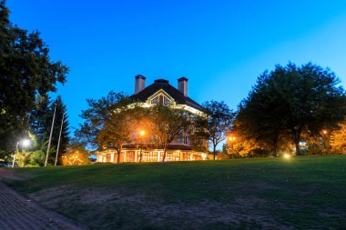 Portland, Oregon - 1 Eylül, 2018: Tom Mccall Waterfront Park şehir Portland