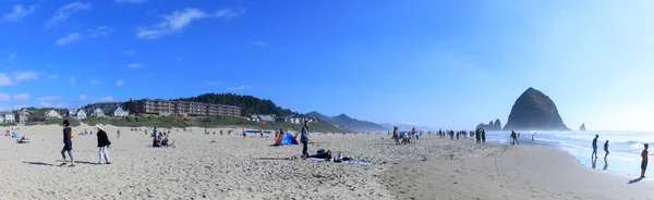 Clatsop County Oregon Sep 2018 Haystack Rock Cannon Beach Tourist — Stock Photo, Image