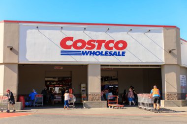 Portland, Oregon - 8 Eylül, 2018: Costco Toptan Mağazası. Costco Toptan Corporation en büyük üyelik yalnızca ambar bize kulübüdür.