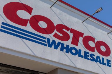 Portland, Oregon - 8 Eylül, 2018: Costco Toptan Mağazası. Costco Toptan Corporation en büyük üyelik yalnızca ambar bize kulübüdür.
