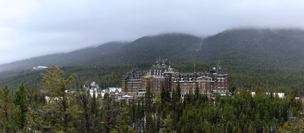 Alberta Canada Ottobre 2018 Banff Fairmont Springs Hotel Nelle Montagne — Foto Stock