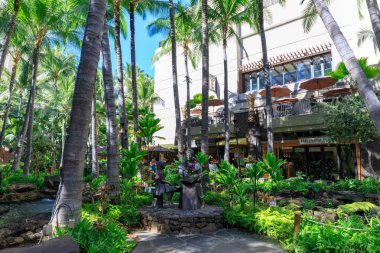 Honolulu, Hawaii - 23 Aralık 2018: Royal Hawaiian Merkezi'nde Kalakaua Avenue, Honolulu görünümünü