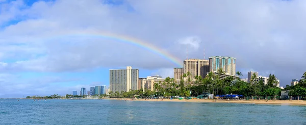 Honolulu Hawaii Grudzień 2018 Widok Plażę Kahanamoku Hotele Budynku Rainbow — Zdjęcie stockowe