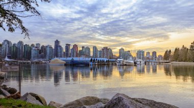 Vancouver, Kanada - 1 Şubat 2019: Vancouver Downtown görünümünden Stanley Parkı