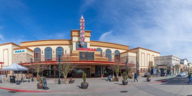 Sinema Bridgeport Köyü, Tigard Oregon City Alışveriş Merkezi Binası