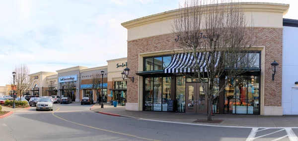 Bridgeport Village, Shopping Mall in Tigard city, Oregon — Stock Photo, Image