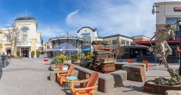 Bridgeport Village, Einkaufszentrum in der Tigardstadt, oregon — Stockfoto