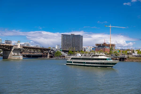 Scena del fiume Willamette nel centro di Portland — Foto Stock