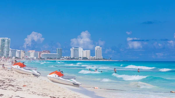Vista da praia de Cancún no Mar do Caribe. Paraíso exótico. Conceito de Viagem, Turismo e Férias — Fotografia de Stock