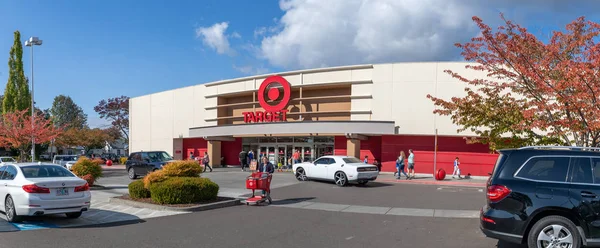 Puerta del centro comercial Marshalls, tiendas americanas fuera de precio en Oregon, Usac. — Foto de Stock