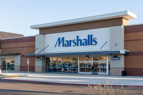 Gate of Marshalls Shopping mall, American off-price department stores in Oregon, USAc — Stock Photo, Image