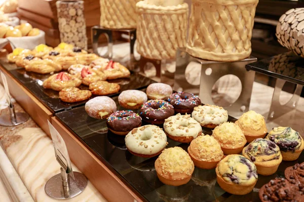 Pane fresco in hotel di lusso colazione a buffet — Foto Stock