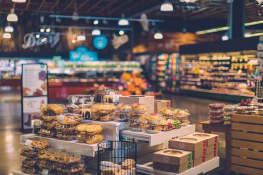 Oregon 'daki Whole Foods Market' te market ürünleri satışa sunuldu