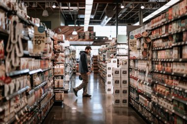 Oregon 'daki Whole Foods Market' te market ürünleri satışa sunuldu
