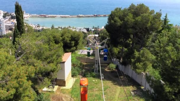Retro stad kabelbaan in Yalta, Crimea — Stockvideo
