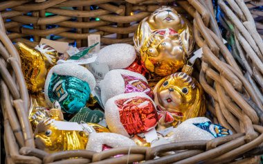 Parlak renkli Xmas süslemeleri Satılık