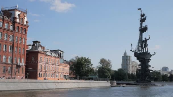 莫斯科 2018年8月17日 在俄罗斯莫斯科莫斯科莫斯科莫斯科的莫斯科河堤上 Zurab Tsereteli Peter 伟大雕像的回视 — 图库视频影像
