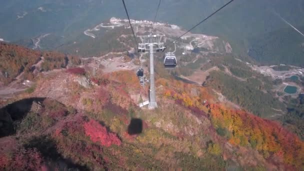 Sochi Rosa Khutor Rusia Octubre 2017 Teleféricos Funiculares Que Suben — Vídeo de stock