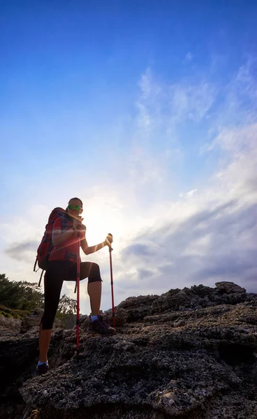 Vandra Längs Kusten Medelhavet Med Ryggsäck Och Tält — Stockfoto