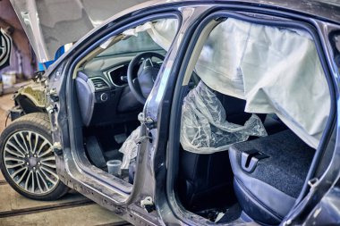 Tamir ve hizmet üstünde belgili tanımlık makine.