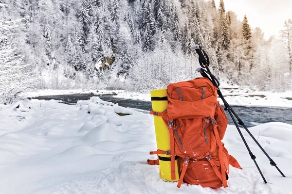 Actief Zijn Achtergrond Bergen Camping Parking Winter Rivier Landschap Stop — Stockfoto