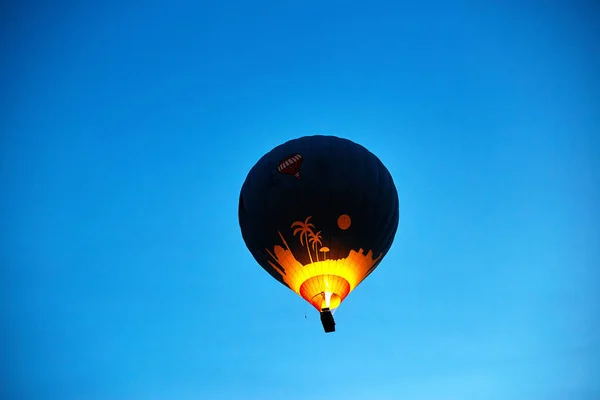 Beaux Ballons Dans Contexte Paysage Montagne Été — Photo