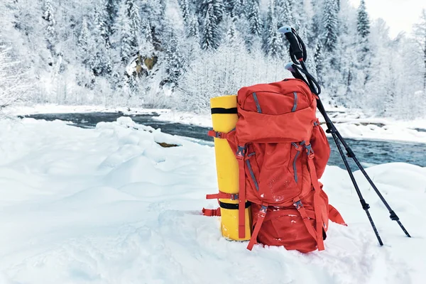 Actief Zijn Achtergrond Bergen Camping Parking Winter Rivier Landschap Stop — Stockfoto