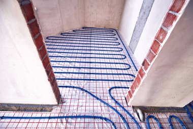 Yerden h inşaat alanında Isıtma boru döşeme