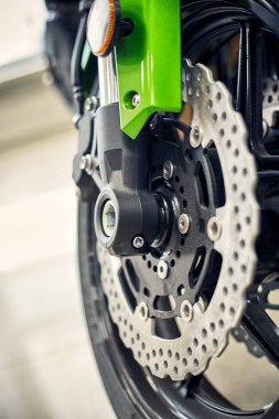 Güzel bir motosiklet önü manzarası