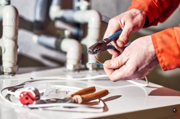 Conexión del sistema de alimentación de electricidad — Foto de Stock