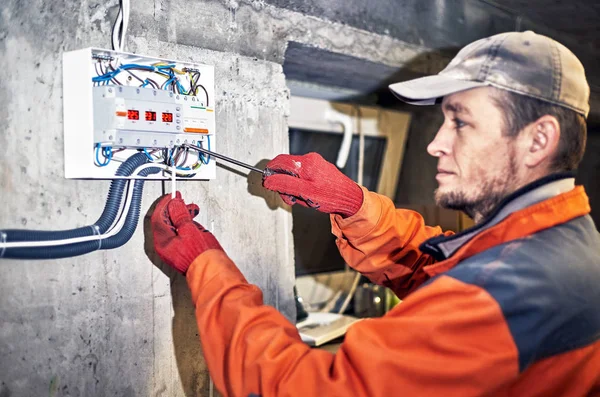 Ligação do sistema de alimentação eléctrica — Fotografia de Stock