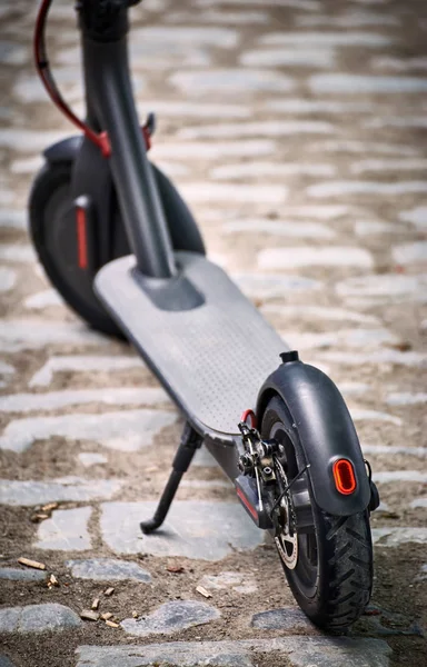 De elektrische scooter is de meest milieuvriendelijke manier — Stockfoto