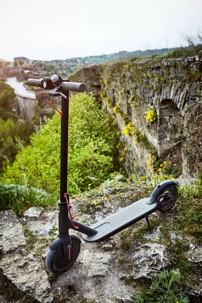 De elektrische scooter is de meest milieuvriendelijke manier — Stockfoto
