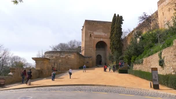 Turistas Entrando Alhambra Abril 2018 Granada España — Vídeo de stock