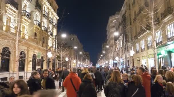 Multidão Pessoas Caminhando Gran Coln Março 2018 Granada Espanha — Vídeo de Stock