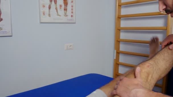 Hastanın Kliniği Çalışma Fizyoterapist — Stok video
