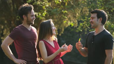 park-özgürlük, doğa dostluk, arkadaşlar arasında komik fıkralar