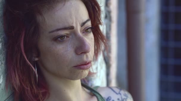 Depressieve Trieste Jonge Vrouw Moeilijkheden Close — Stockvideo