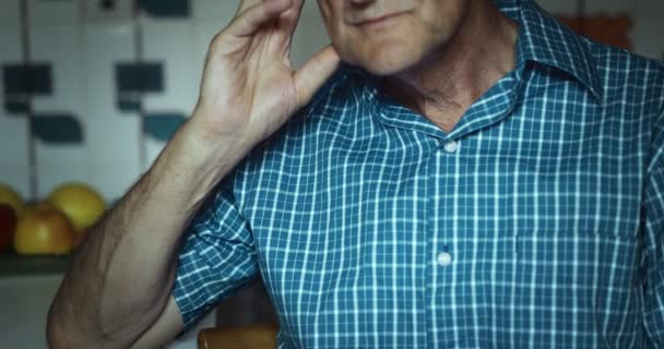 Retrato Sad Old Man Sozinho Homem Idoso Pensativo — Vídeo de Stock