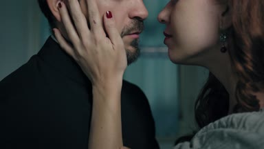 seksi kadın: günah, din gelişmeler için rahip verir